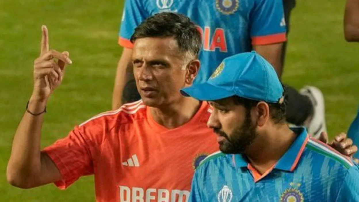 Dravid announces his move from the position of India head coach